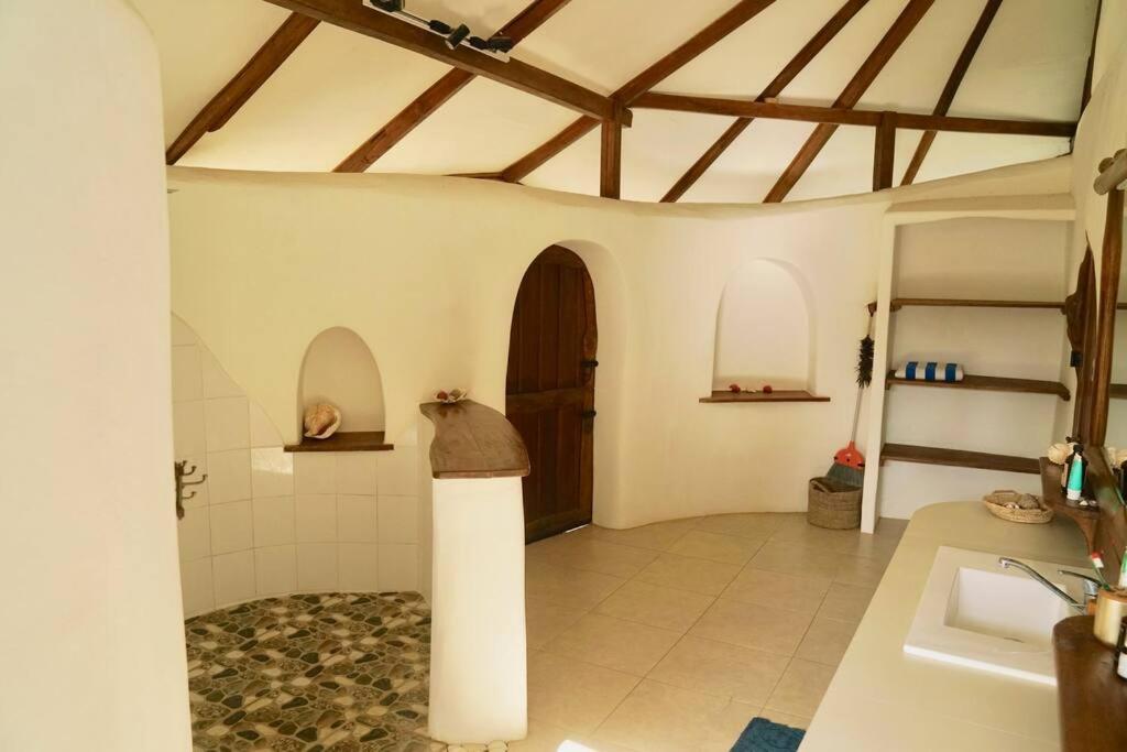 Beach-Front Sumbawa Surf House Lemonga 외부 사진