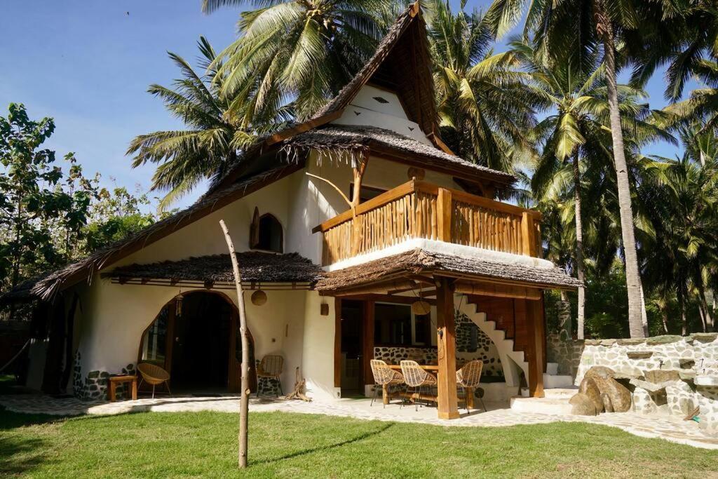 Beach-Front Sumbawa Surf House Lemonga 외부 사진