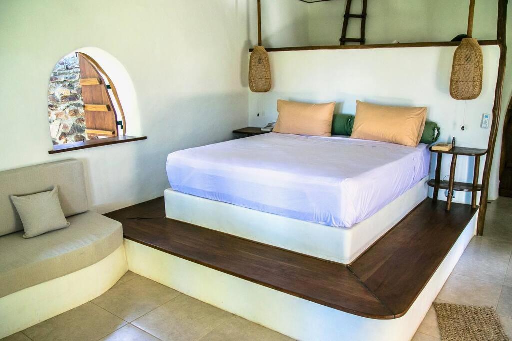 Beach-Front Sumbawa Surf House Lemonga 외부 사진