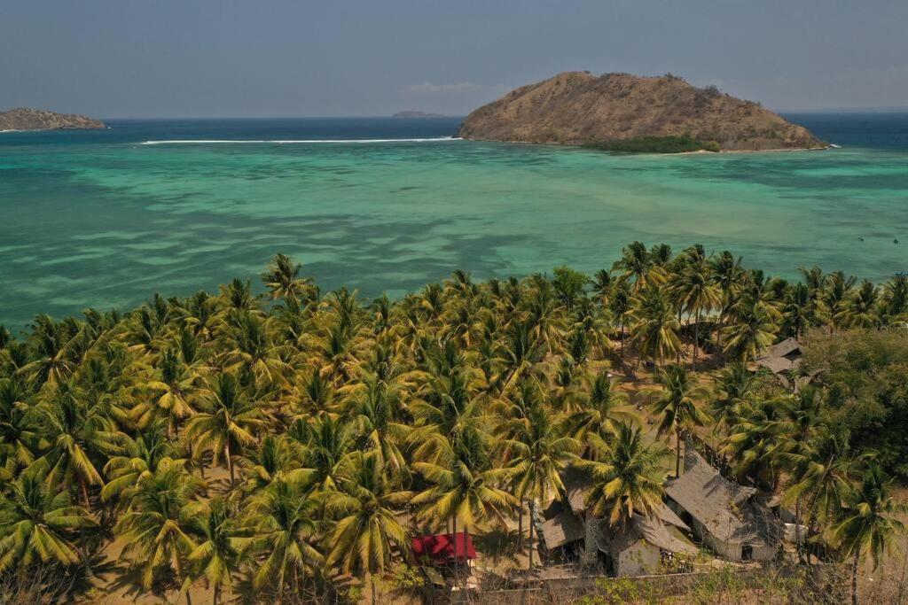 Beach-Front Sumbawa Surf House Lemonga 외부 사진