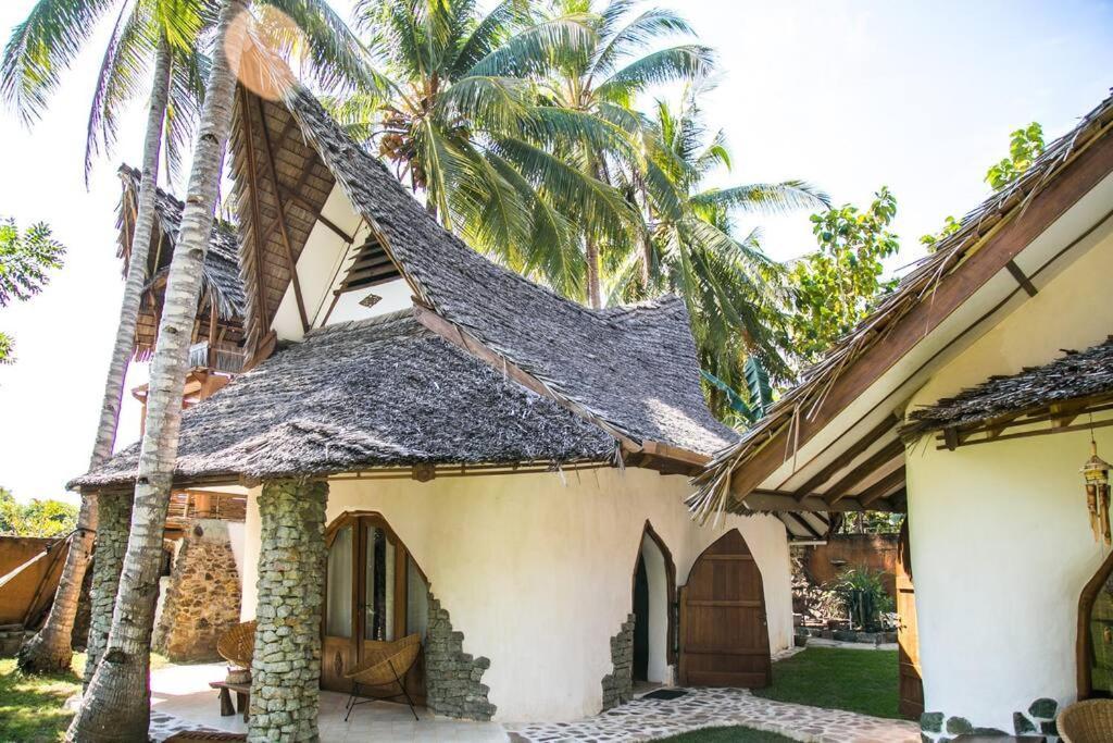 Beach-Front Sumbawa Surf House Lemonga 외부 사진