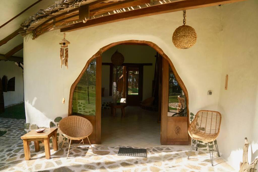 Beach-Front Sumbawa Surf House Lemonga 외부 사진
