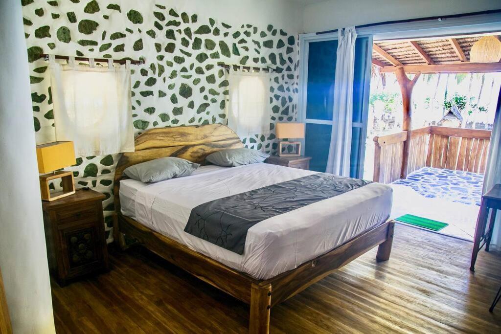 Beach-Front Sumbawa Surf House Lemonga 외부 사진