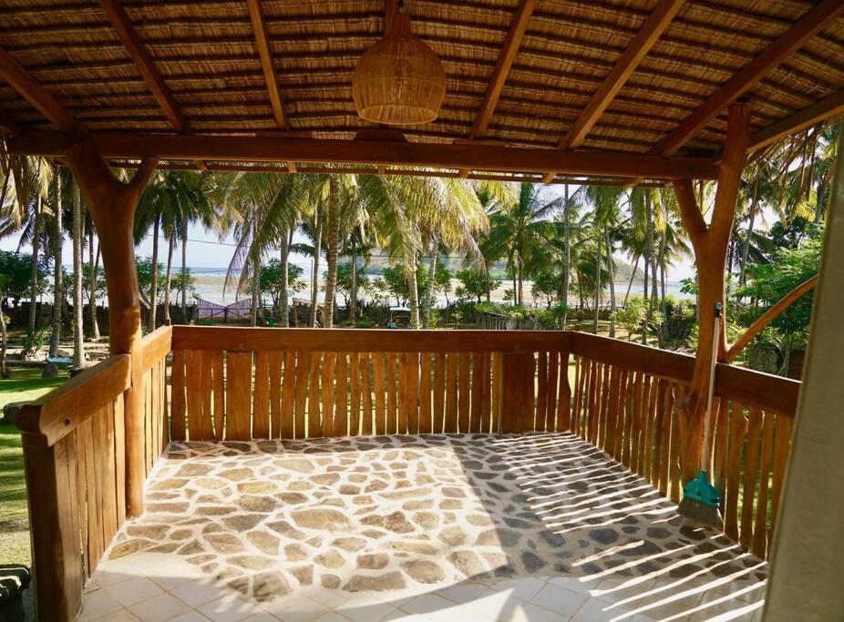 Beach-Front Sumbawa Surf House Lemonga 외부 사진